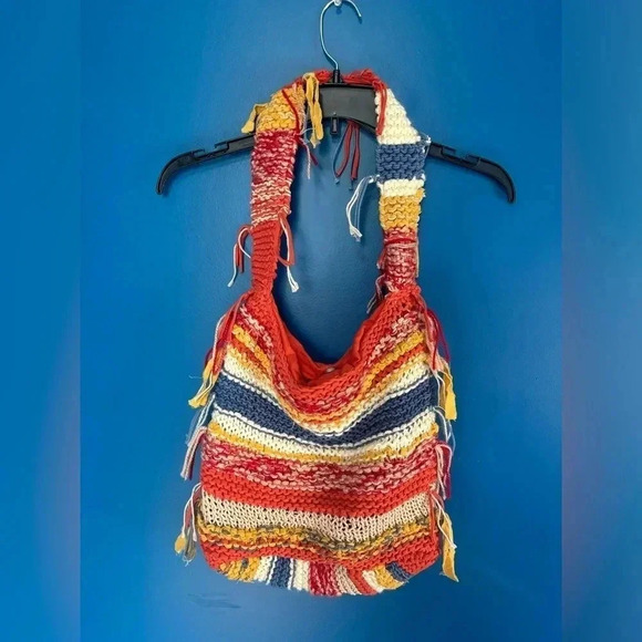 FREE PEOPLE MULTICOLOR CROCHET NORTHBOUND HOBO CROSSBODY BAG BOHO FRINGE - Picture 2 of 7